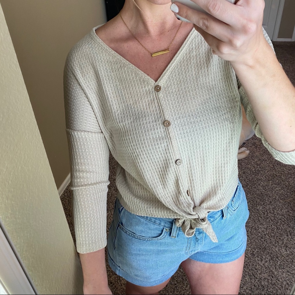 TRY! THIS 3/4 sleeve button tie front V-neck